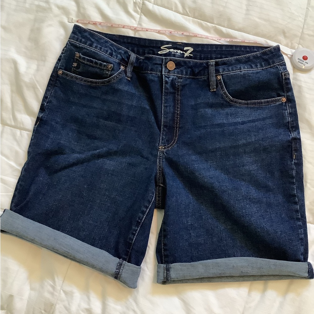 😊 Seven7 Jean Shorts with Contrast Stitching and Durable Seams